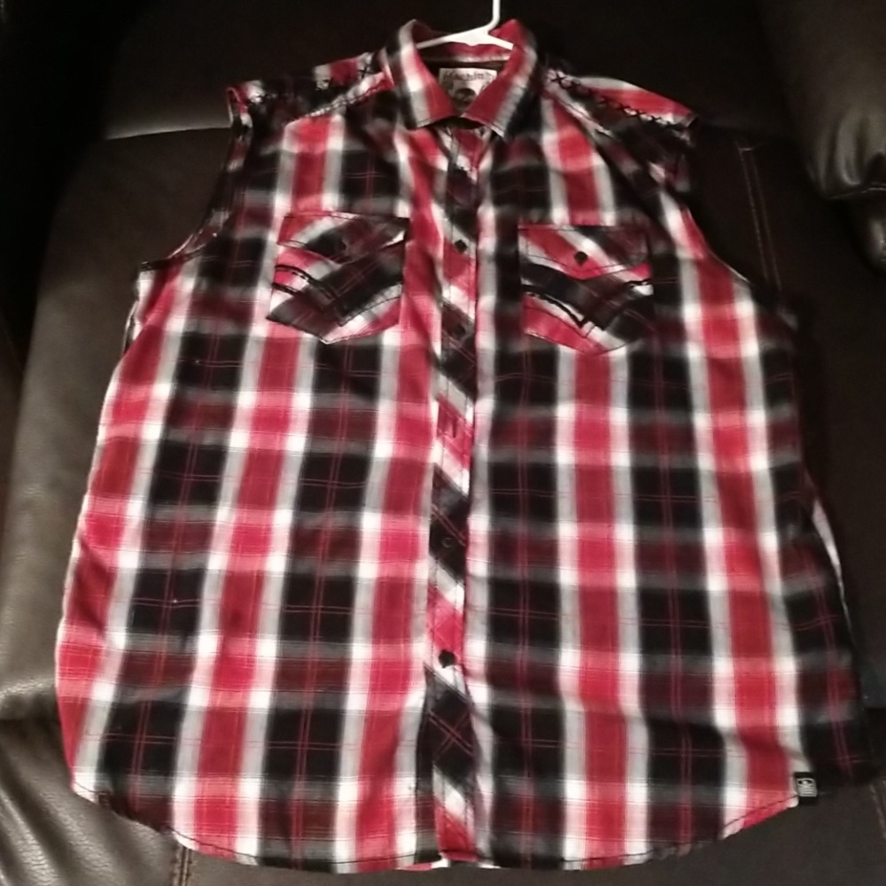 Buckle Sleeveless Button up